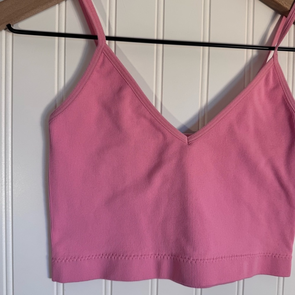 Garage Sofi Seamless V-Neck Cropped Cami Tank Bubblegum Pink Women’s Size Small - Picture 2 of 5